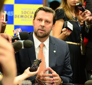 Sampaio considera denúncias de empreiteiro da UTC 